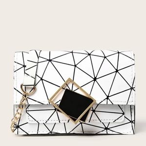 ✨White and black satchel purse